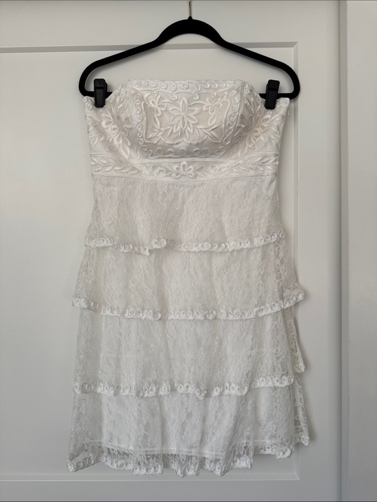 Sue Wong Dresses & Skirts - Sue Wong Lace Tiered Strapless Dress in White with Soutache Details